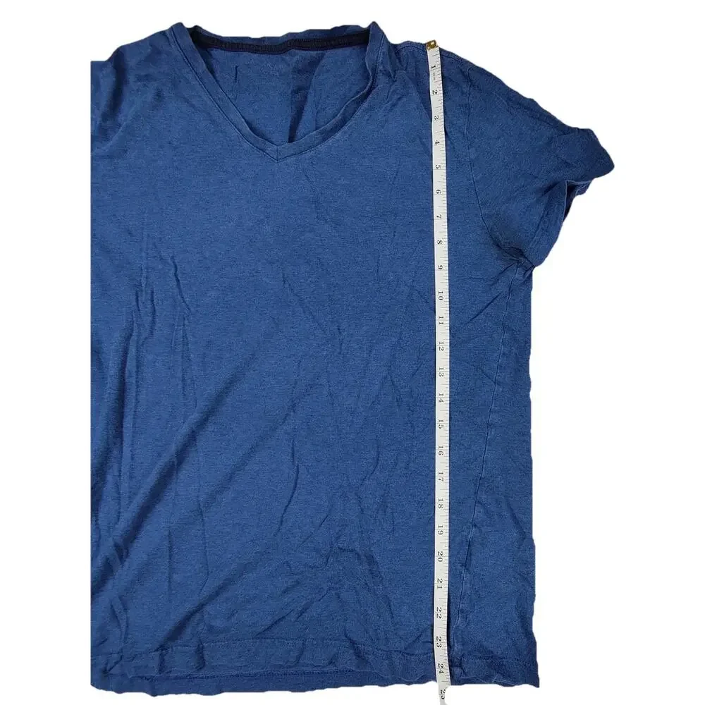Banana Republic Shirt Mens Medium Blue Short Sleeve V Neck Tagless Tee Casual